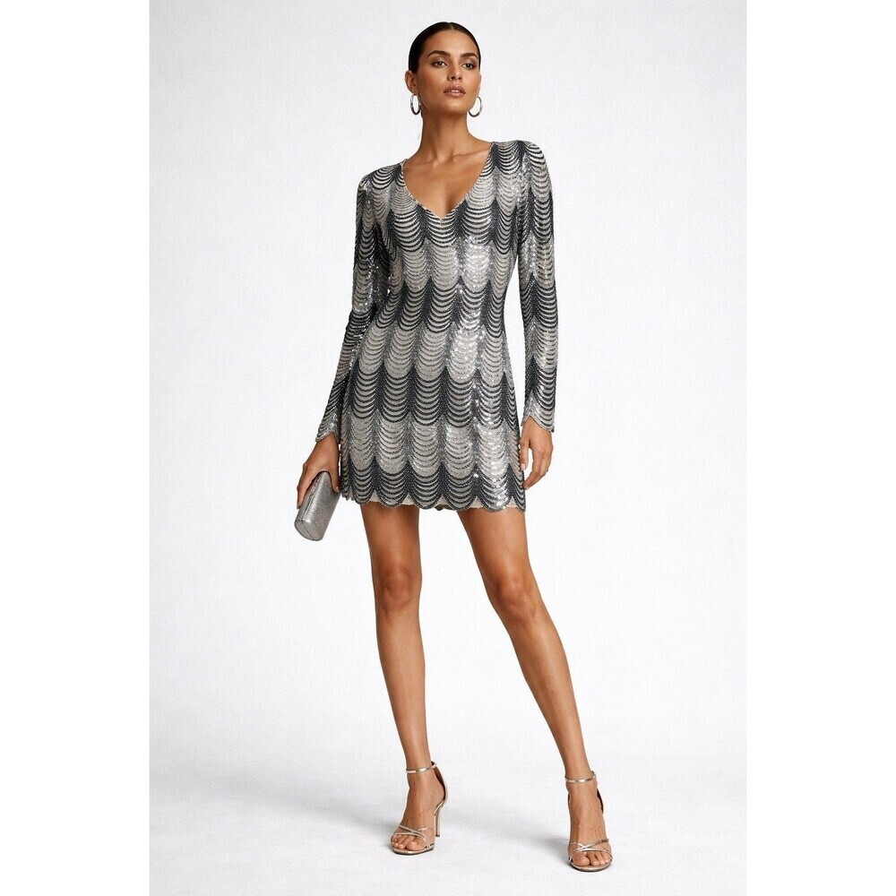 Charlotte Russe+ Sequin Scallop Pattern Shift Dress Silver 1XL Long Sleeve Mini